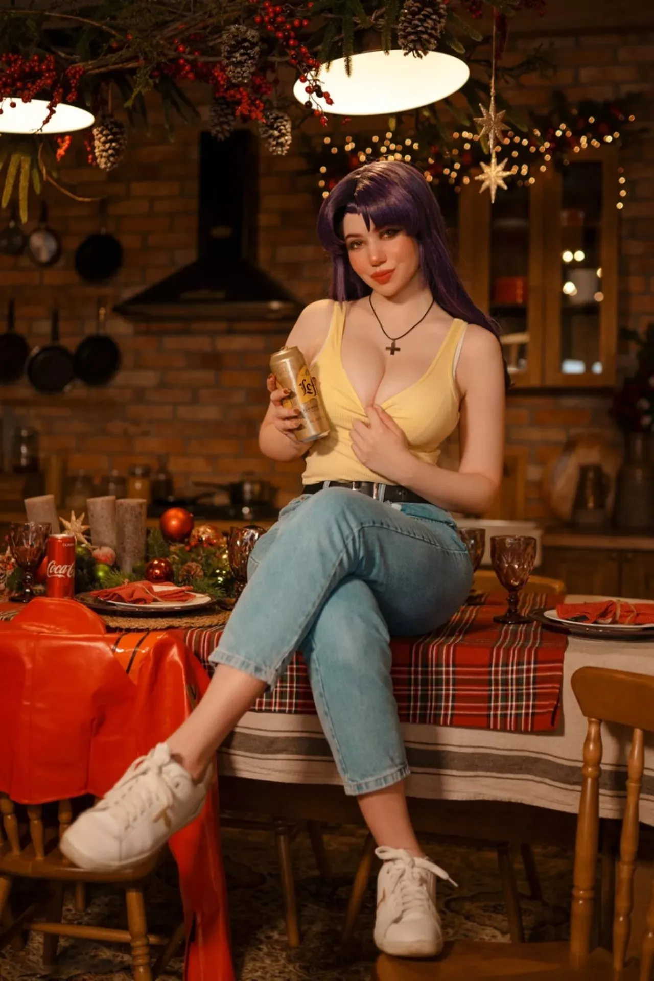 Alina Becker Cosplay Misato Katsuragi – Khi Vẻ Đẹp Gợi Cảm Gặp Thần Thái Lạnh Lùng