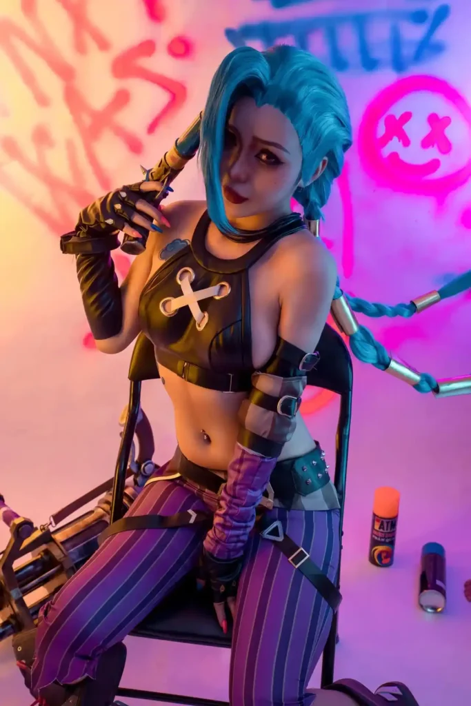 Đẹp như game! Cosplay Jinx của Umeko J khiến fan League of Legends ngỡ ngàng