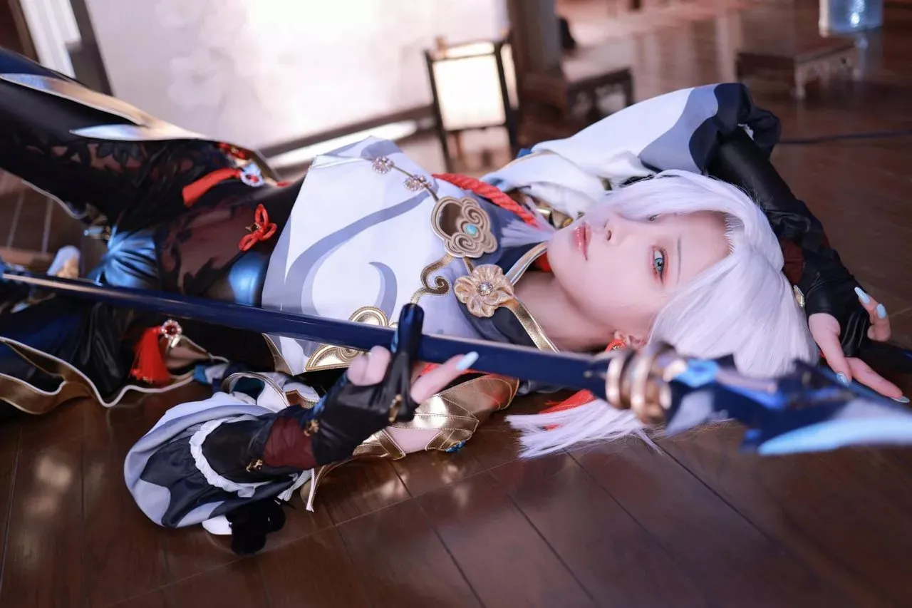 Vẻ Đẹp Thần Tiên Của Shenhe Qua Ống Kính Cosplayer 水淼Aqua